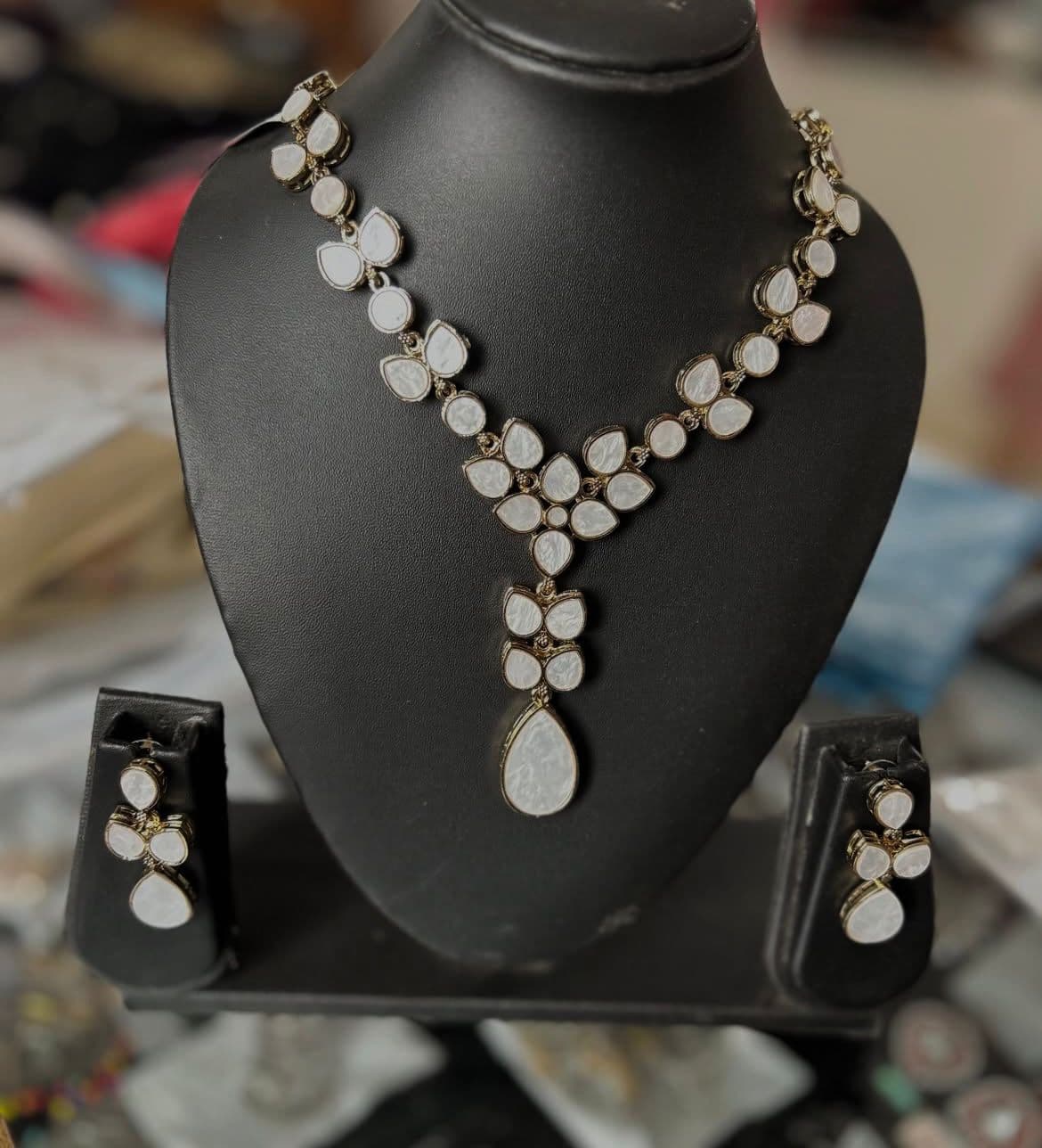 Pearl Shell Floral Necklace Set